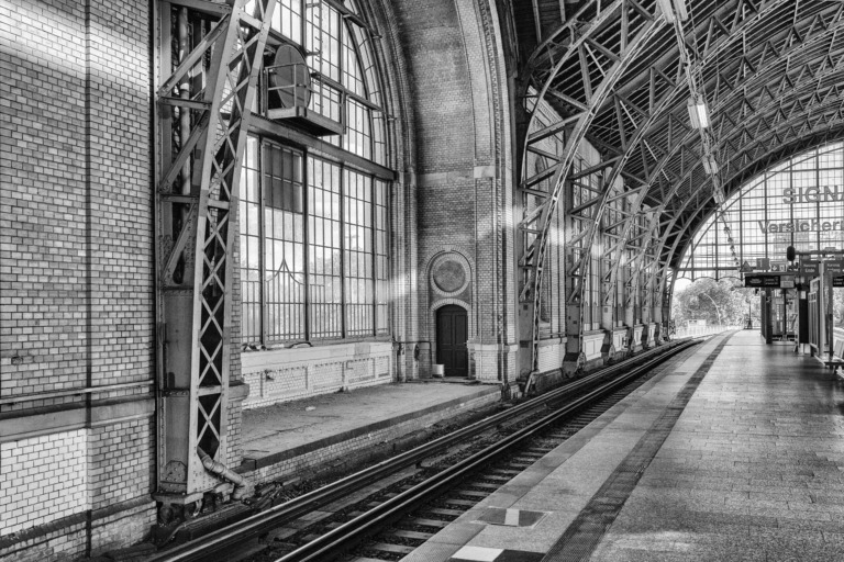 Bahnhof – Foto: Michael Charwat