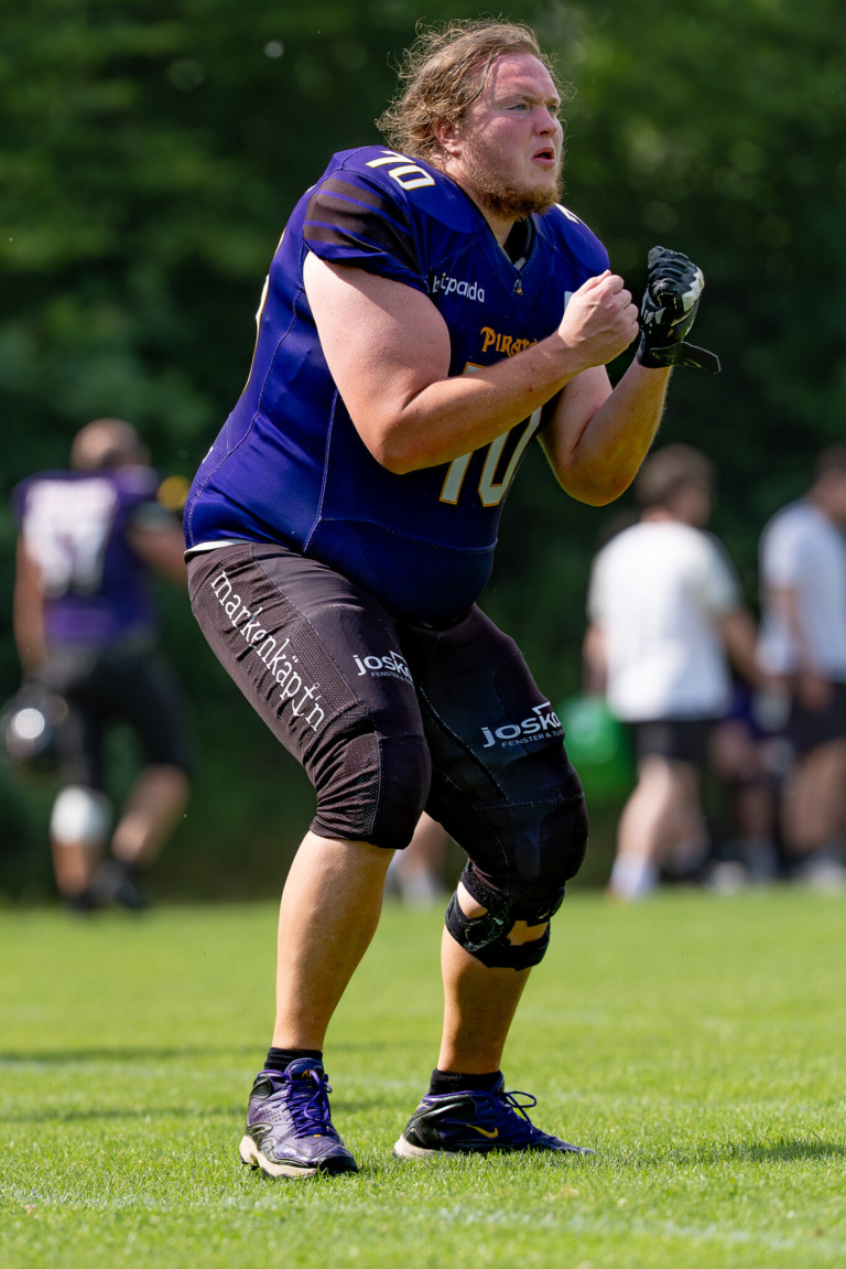 American Football, warm-up