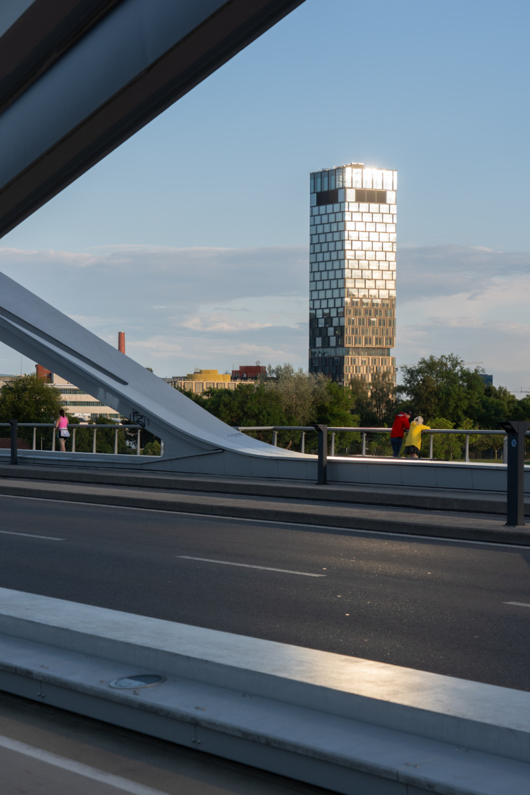 Quadrill, Eisenbahnbrücke