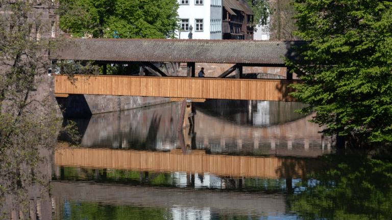 Spiegelbrücke